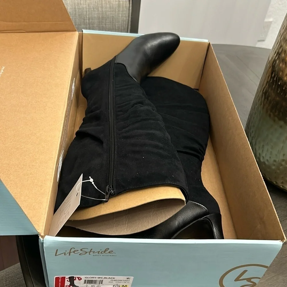 LIFESTRIDE GLORY WOMEN’S TALL FASHION BOOT (WIDE CALF)